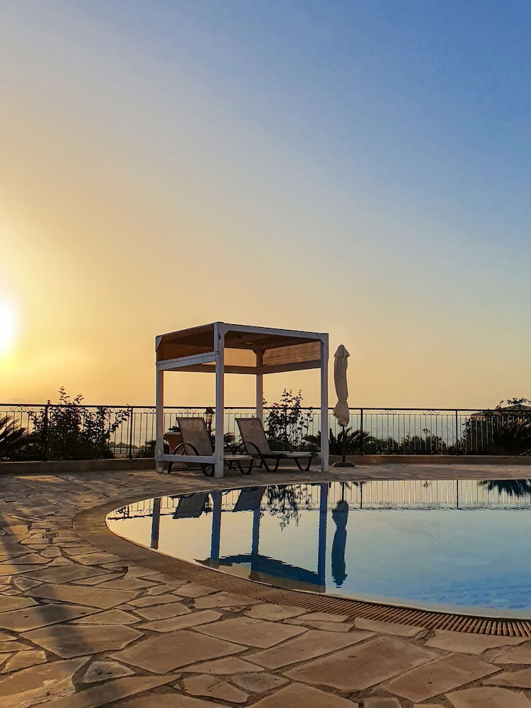 Sunset View Villa in Argaka