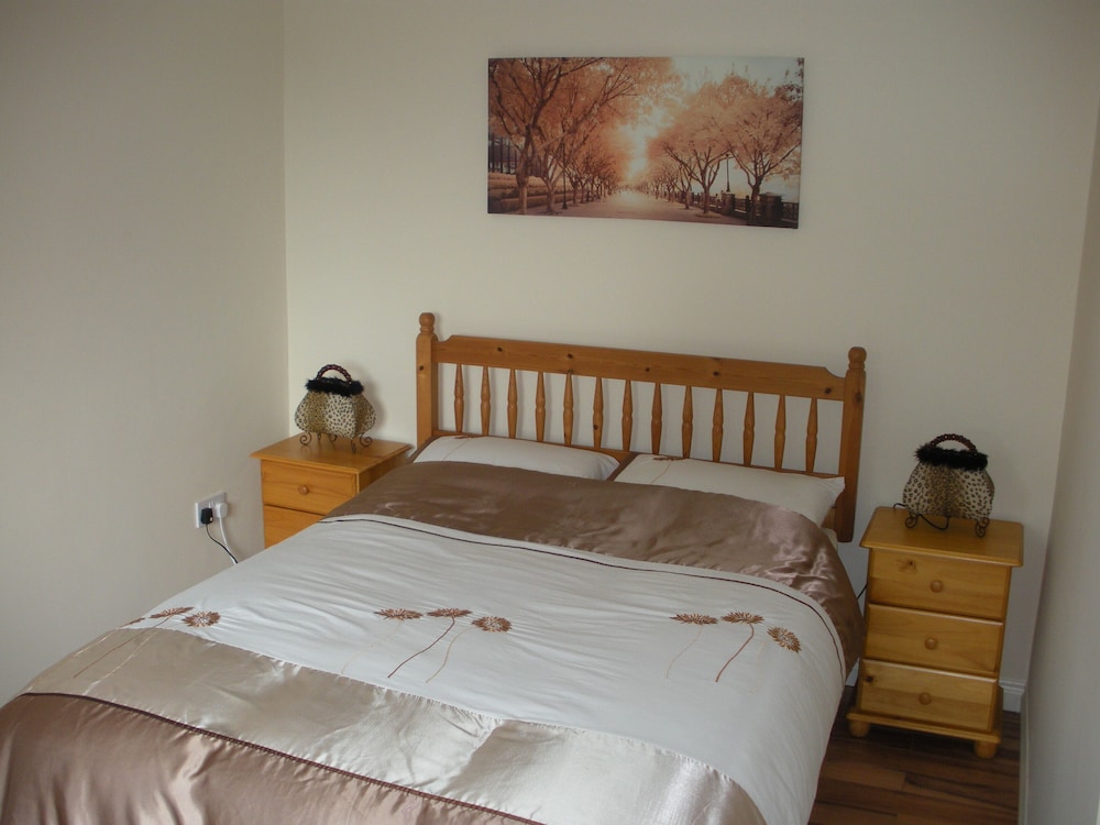 Beautiful 3-bed House in Knock view 5