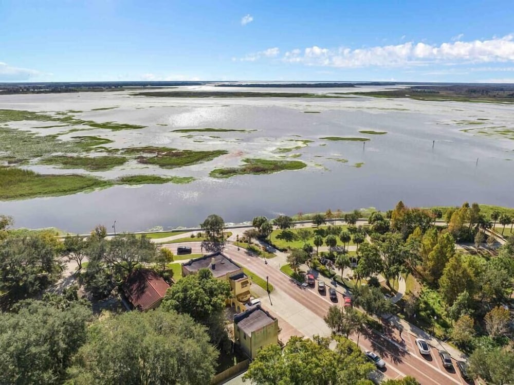 Super Boho - At Lake Toho's Water