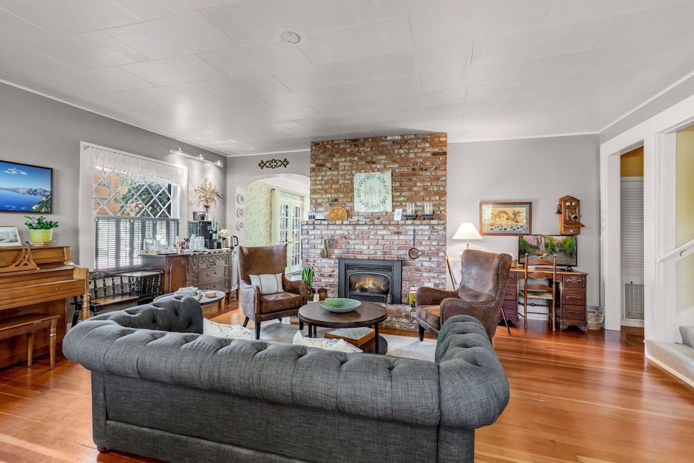 Ashland Vacations - Oak Hill Bed Breakfast - Property Image 8