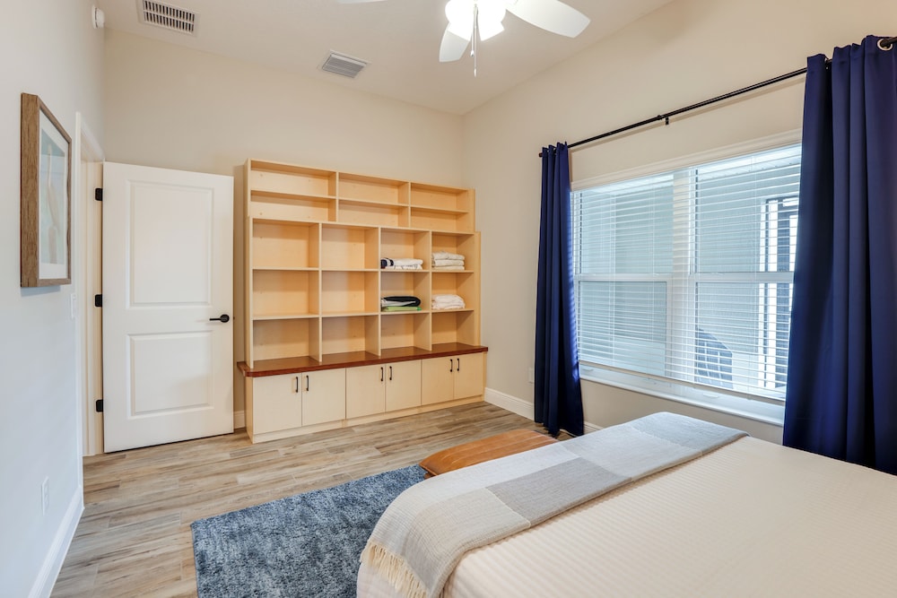 Golf Cart & Home Office: The Villages Retreat!