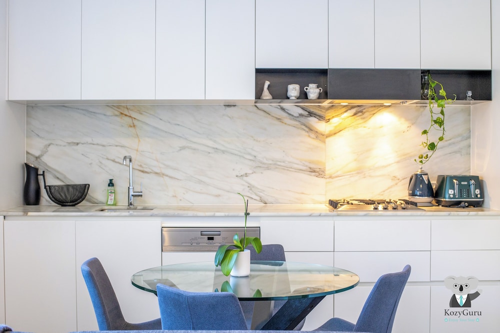 Kozyguru | Surry Hills | Freshly Cozy Apt
