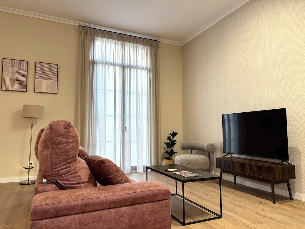Anais Apartments by gaiarooms