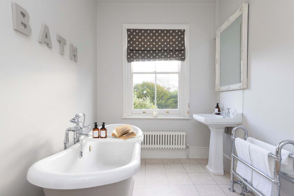 Victorian House Sleeps 14 Pool and Gardens