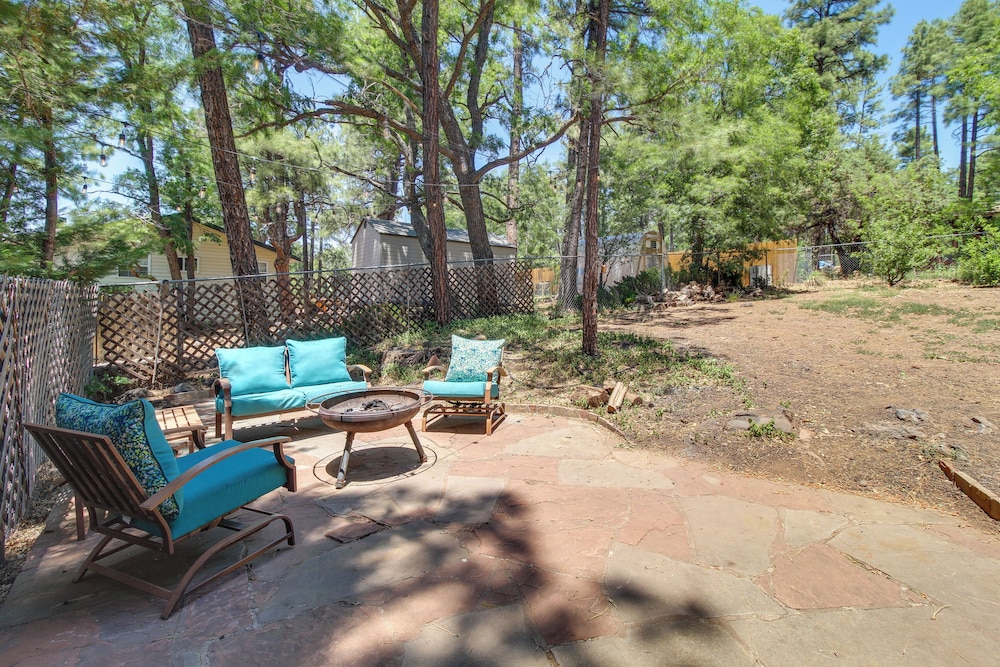 Bright Lakeside Home w/ Deck: 2 Mi to Rainbow Lake view 3