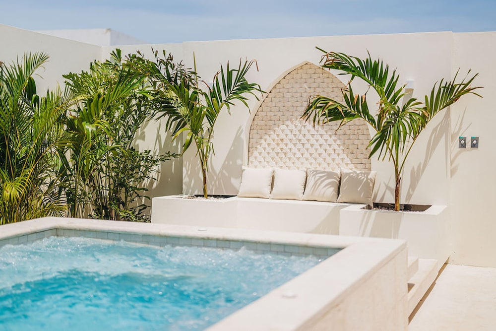 Bohostyle Villa 3min to Beach Hottub 8 Sleeps