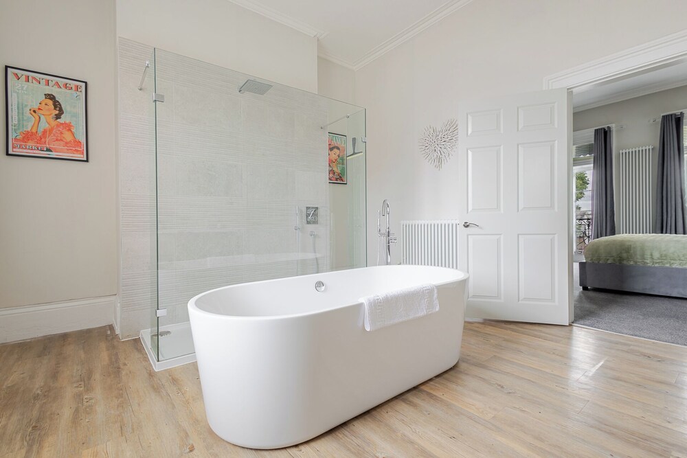 Stylish 5BD Townhouse in Leamington Spa
