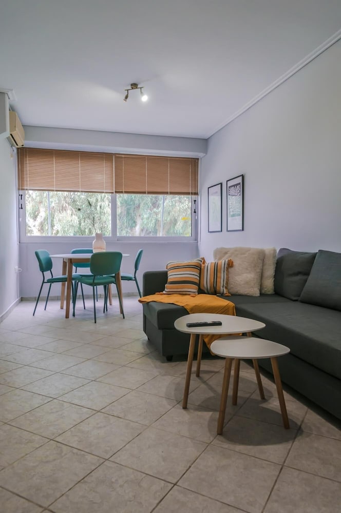 Cosmos Apartment in Athina