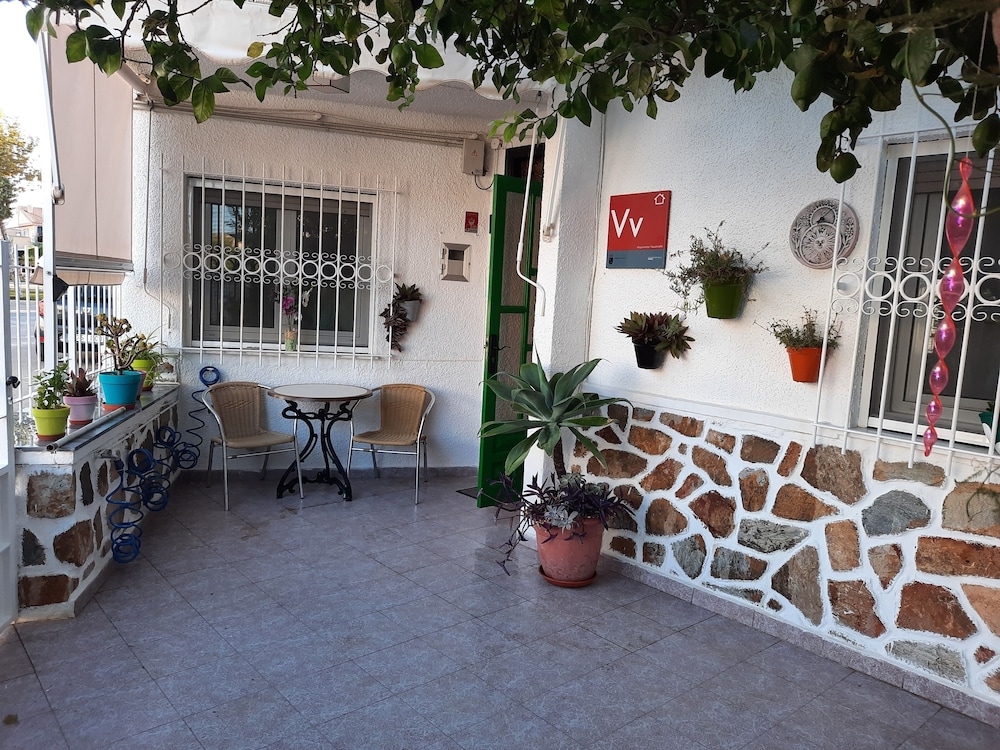 Comfortable 3-bed House, Bungalow