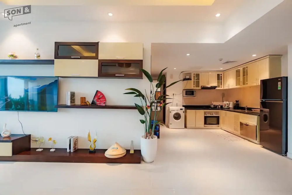 Salute de Sailing Tower Luxury Apartment