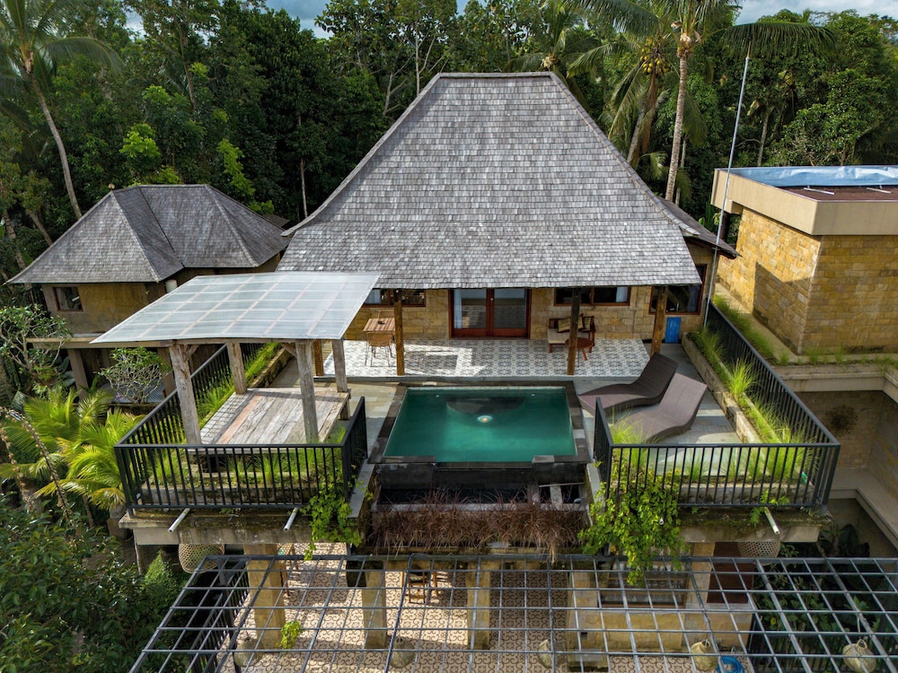 Hoshi Jungle Resort by Dhananjaya Hospitality