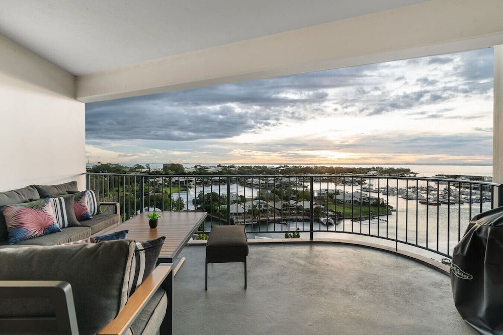 Harbour Haven Penthouse Marina View Balcony BBQ