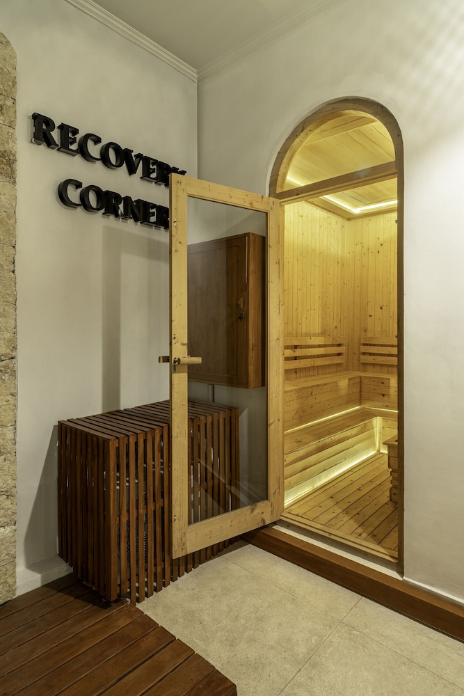 Casa Amor by GORO