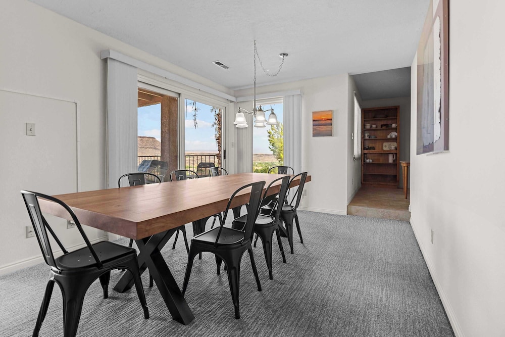 Cozy Condo - Stay for 9