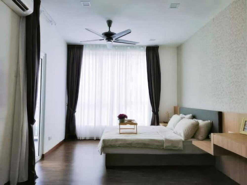 Zetapark Condominium by Emily in Town