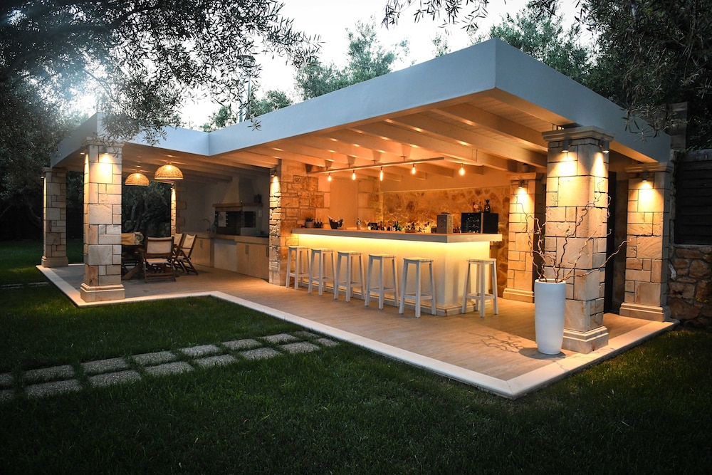 Artina Luxury Villa