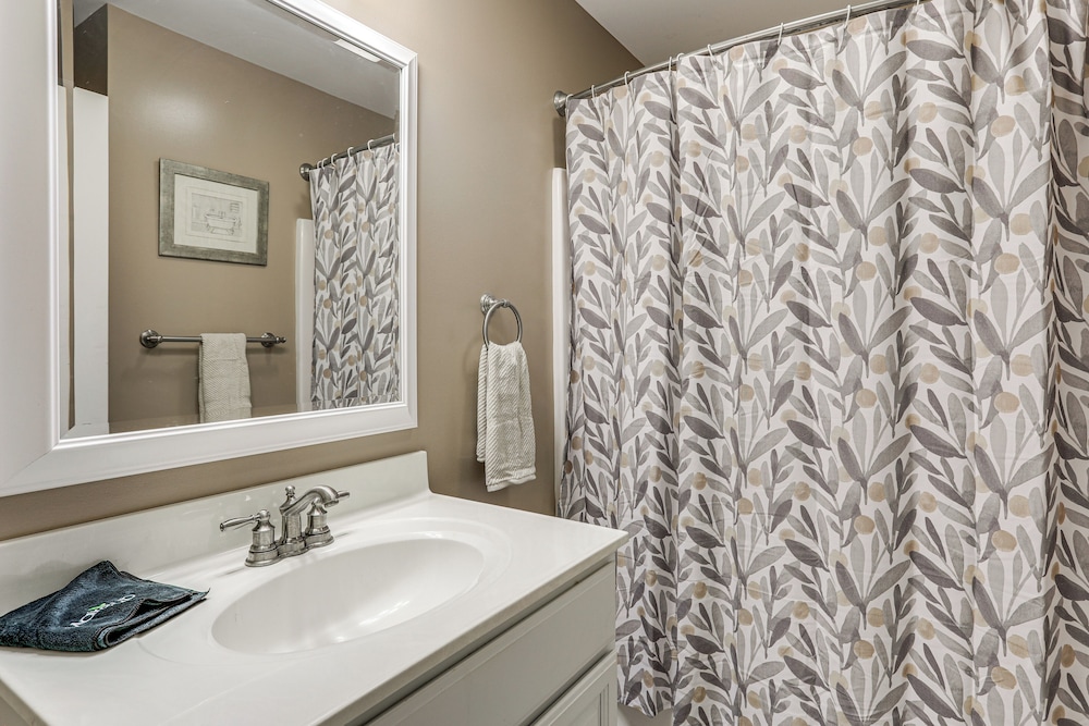 Game Room & Hot Tub: Big Fun in Ellicottville