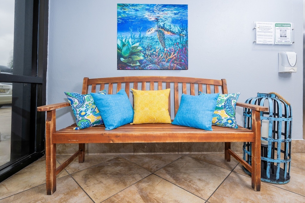 Island Winds East 211 3 Bedroom Condo
