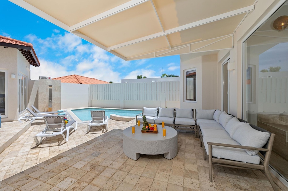 Designer Lux Villapoolbbq3 Min- Tres Trapi Bch