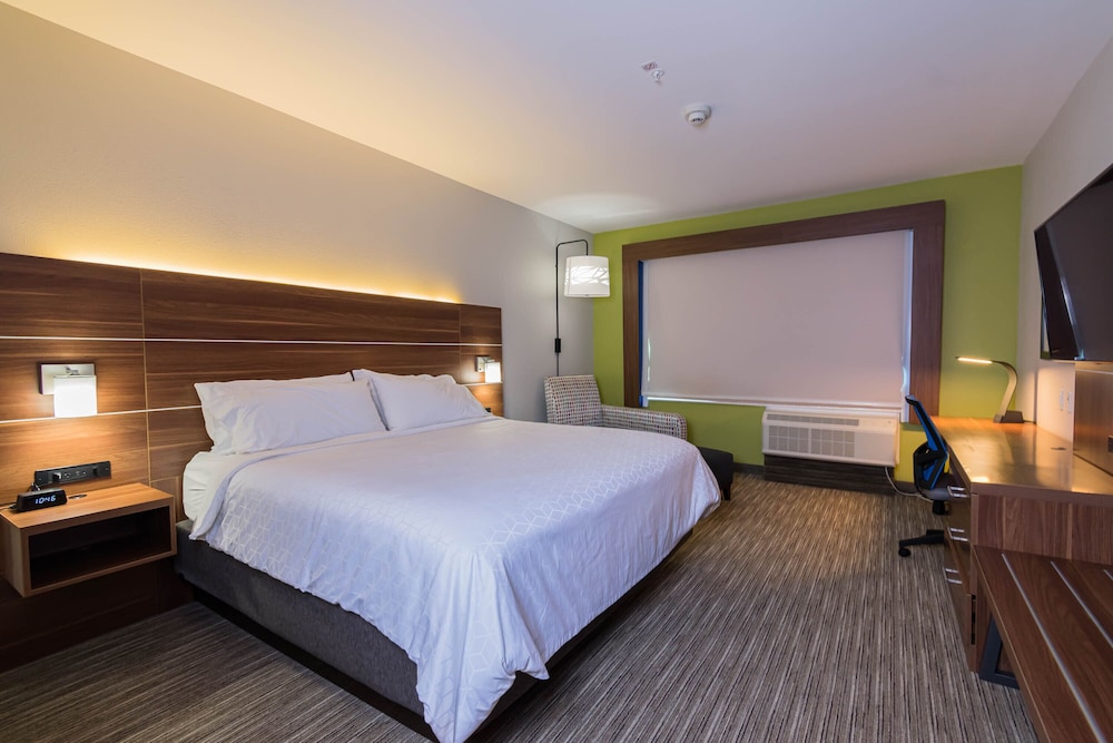 Holiday Inn Express & Suites Houston North I-45 Spring by IHG 2