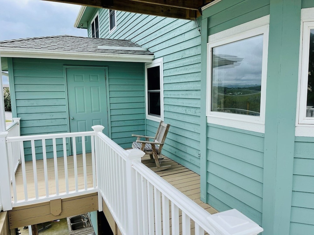 Fore Shore West- 4 Bedroom Home by RedAwning