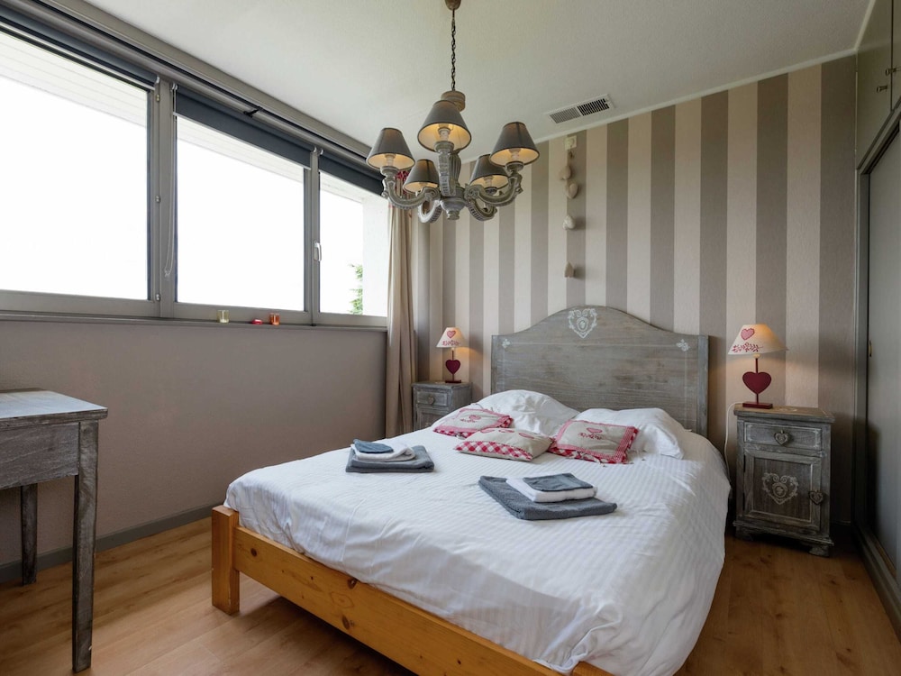 Bungalow by High Fens Trails view 4
