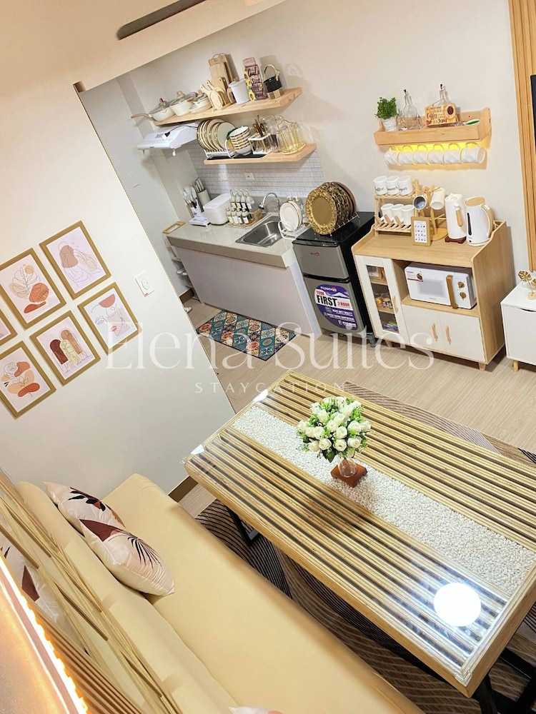 Aesthetic Cozy Stay With Ps4, Netflix & Coffee Nook - Elena Suites Staycation