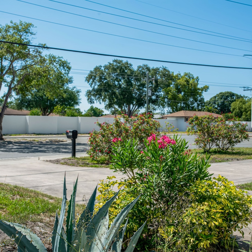 Sarasota Resort-like Living Near Siesta Key For 10