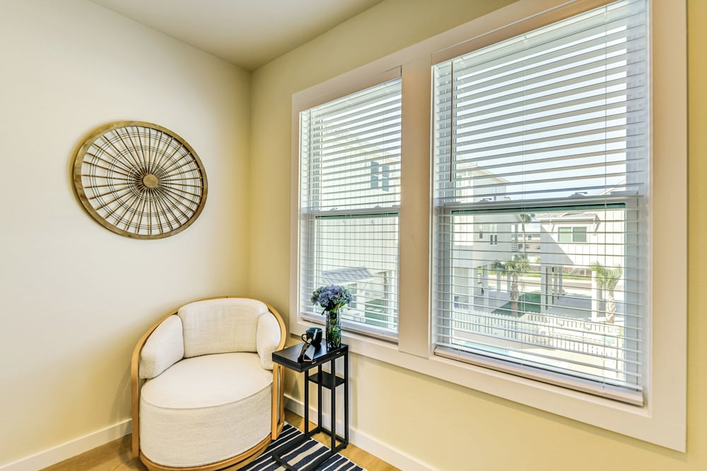 1 Mi to Beach: Home w/ Pool Access in Port Aransas