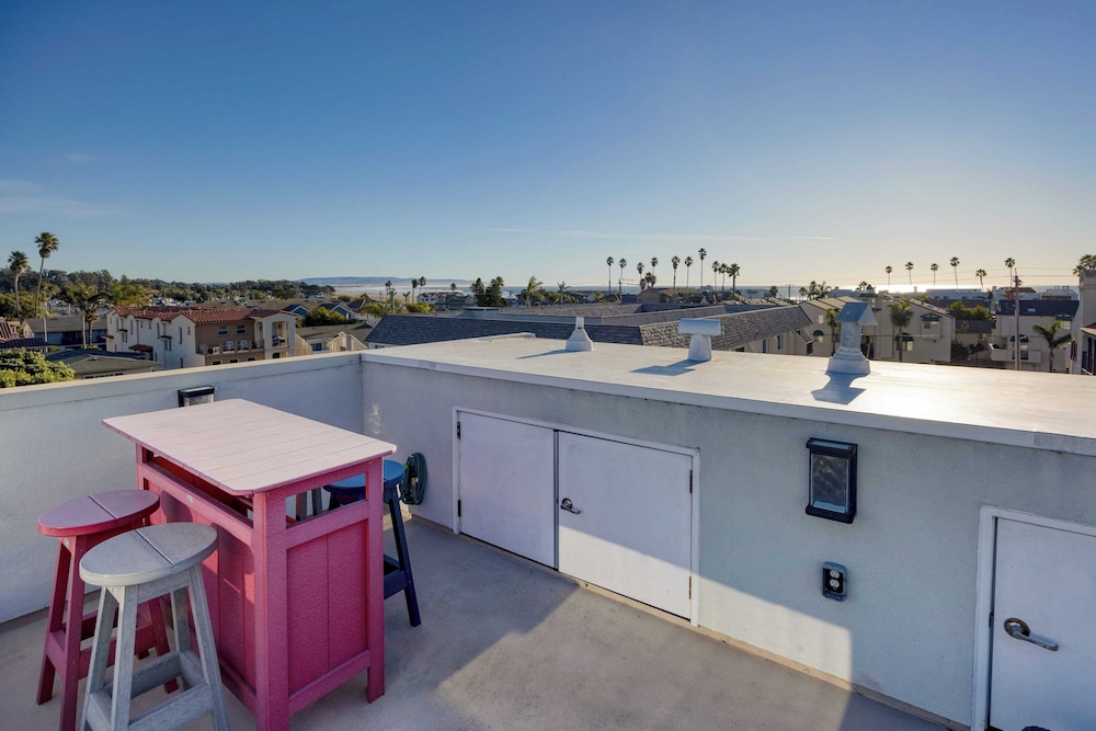 Casa do Sol by Avantstay Rooftop Deck w/ Ocean Views 2 Blocks to Beach!