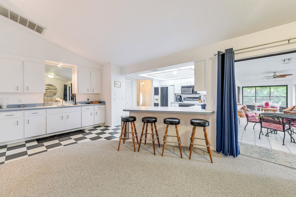 Sunroom & Dock! Canal-front Home in Port Charlotte