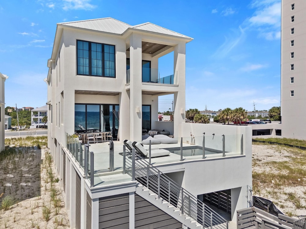 Casa Playa at Eleanor Beach