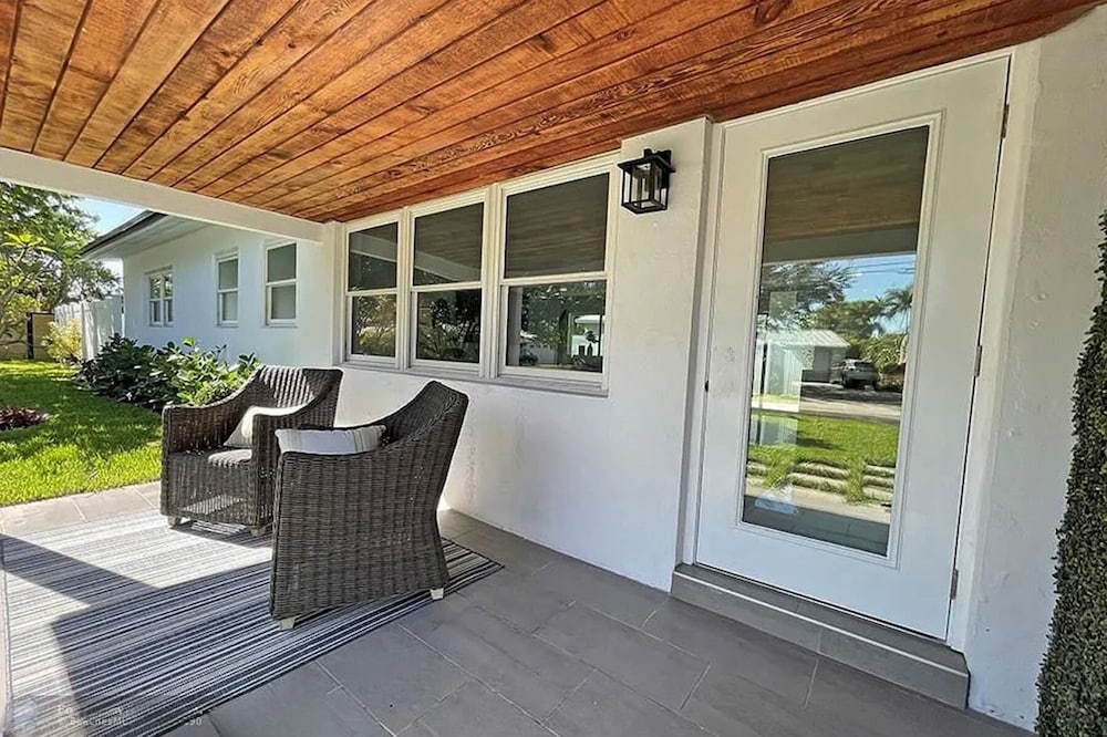 Chic 3BR 2BA Getaway With Private Pool Oasis