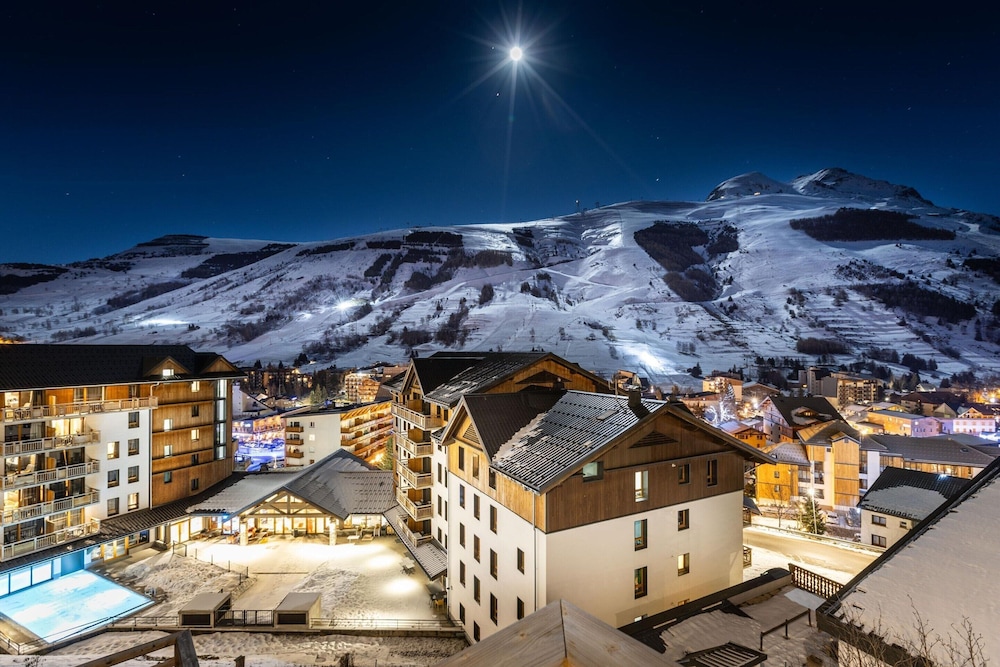 Apartment in Les Deux Alpes Near Ski Slopes