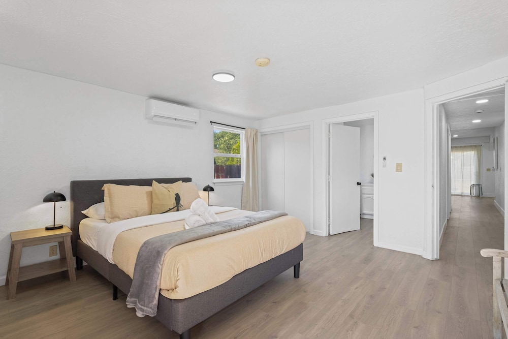 @ Marbella Lane - Modern Cabin-style 2BR Home
