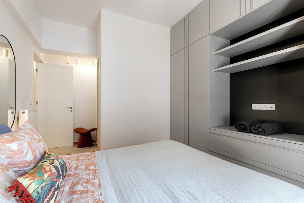 Elysia - 2-Br Apt & Balcony in Athens