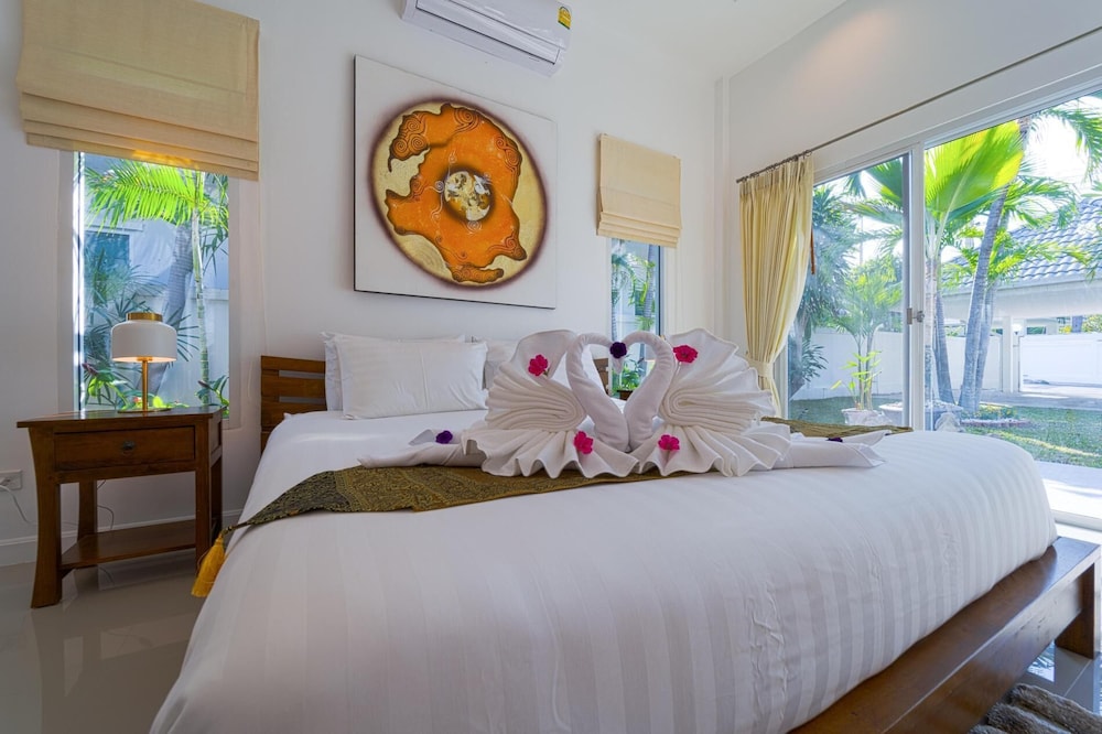 Modern Private 3 Bedroom Pool Villa GA1