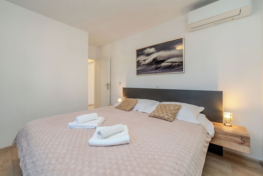 Apartments Batela