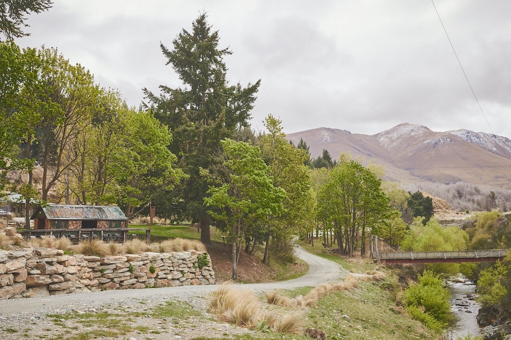 The Danseys Pass Hotel 7