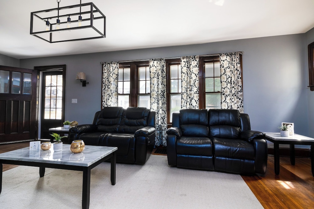 5Br, 1.5 Ba Close To Niagara Falls State Park