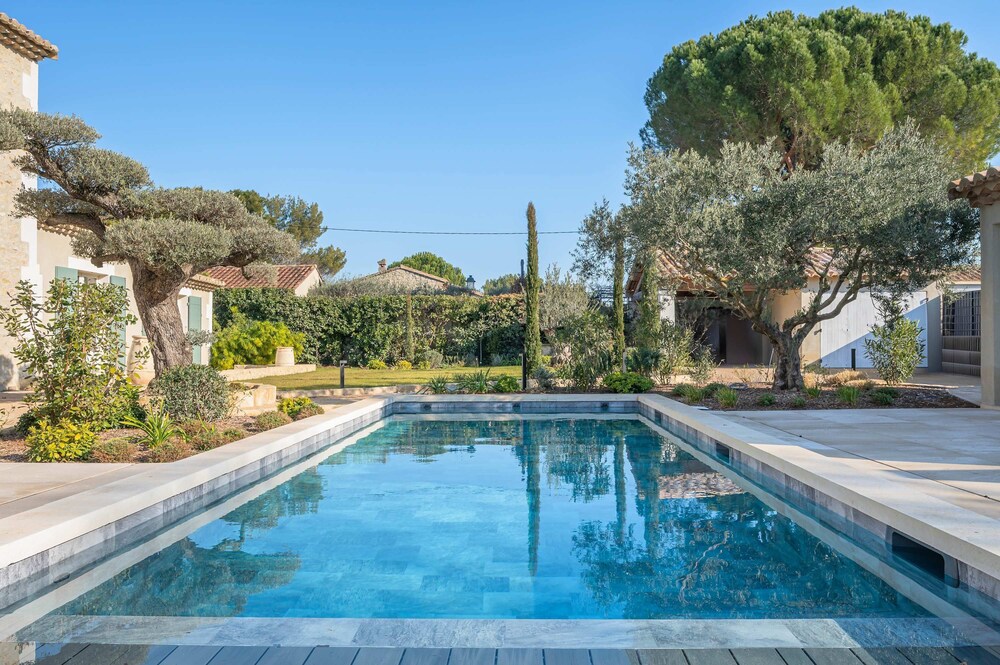 Villa Lou Panta Elegance and Comfort in the Heart of Saint-r My-de-provence
