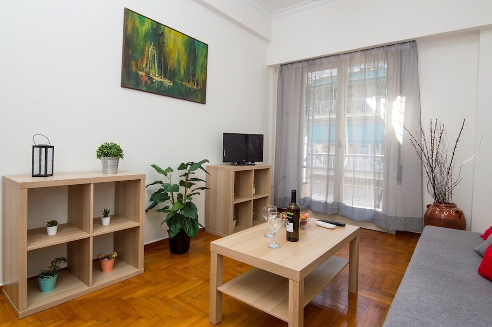 Sunny 1bd Apartment Just 1minute to Acropolis