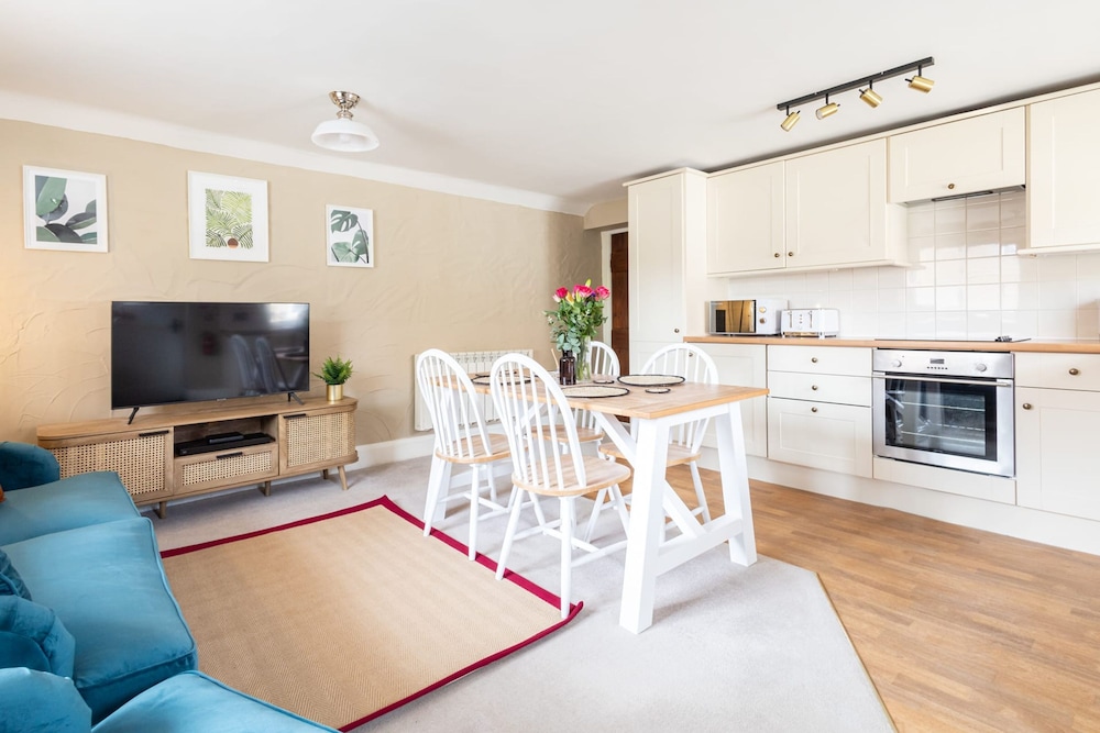 Host Stay Moorland Cottage photo 2
