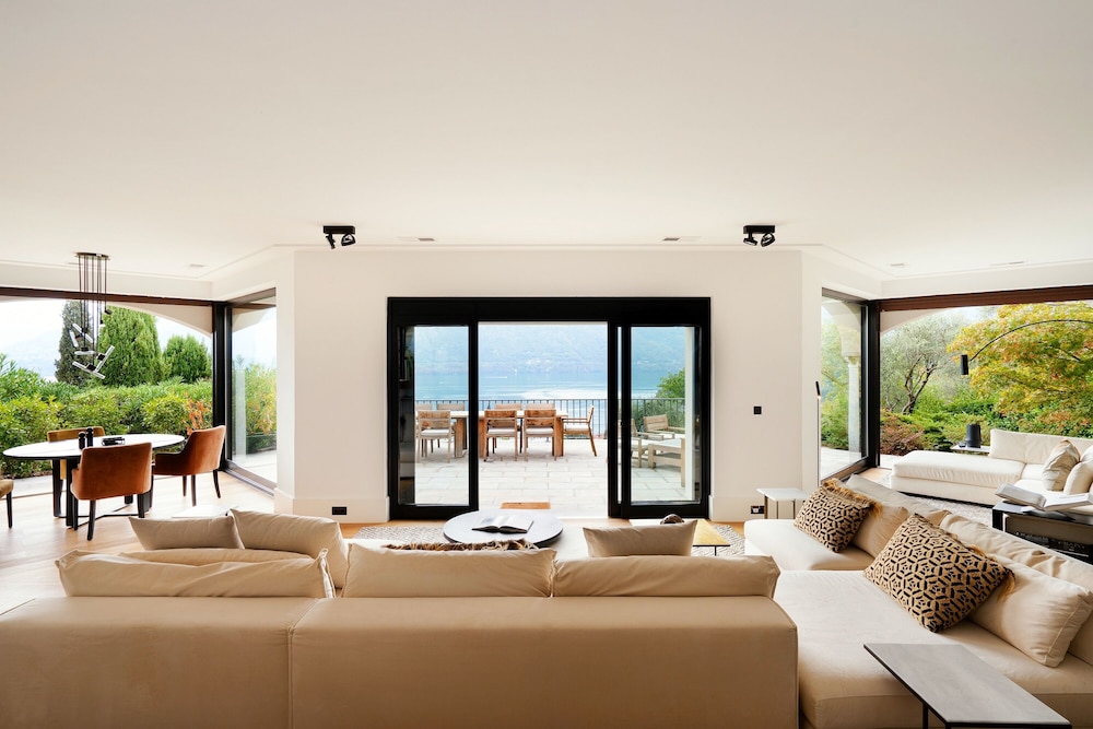 Carefree Retreat With Panoramic Views of Lake Como