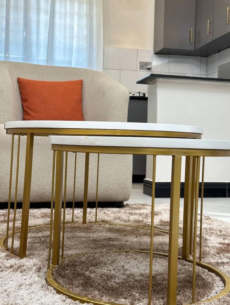LivLuxe Apartments 5