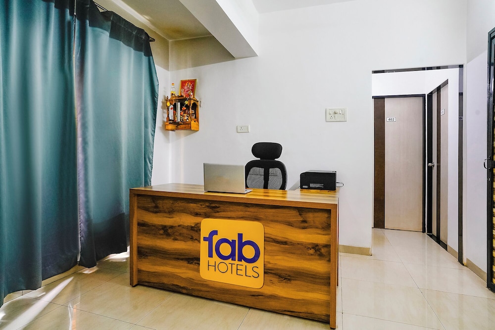 Fabhotel Wellax 24 Service Apartments