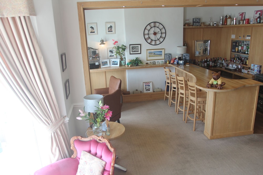 Bryn-Y-Mor Hotel