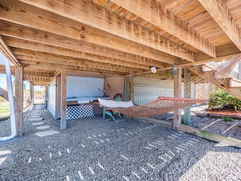 In Good Sands by Topsail Realty