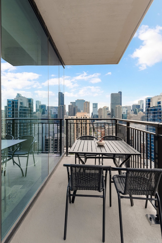 Group Hub 3 Designer 2BR Steps to Mag Mile