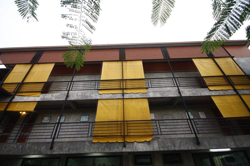Suntisuk Place